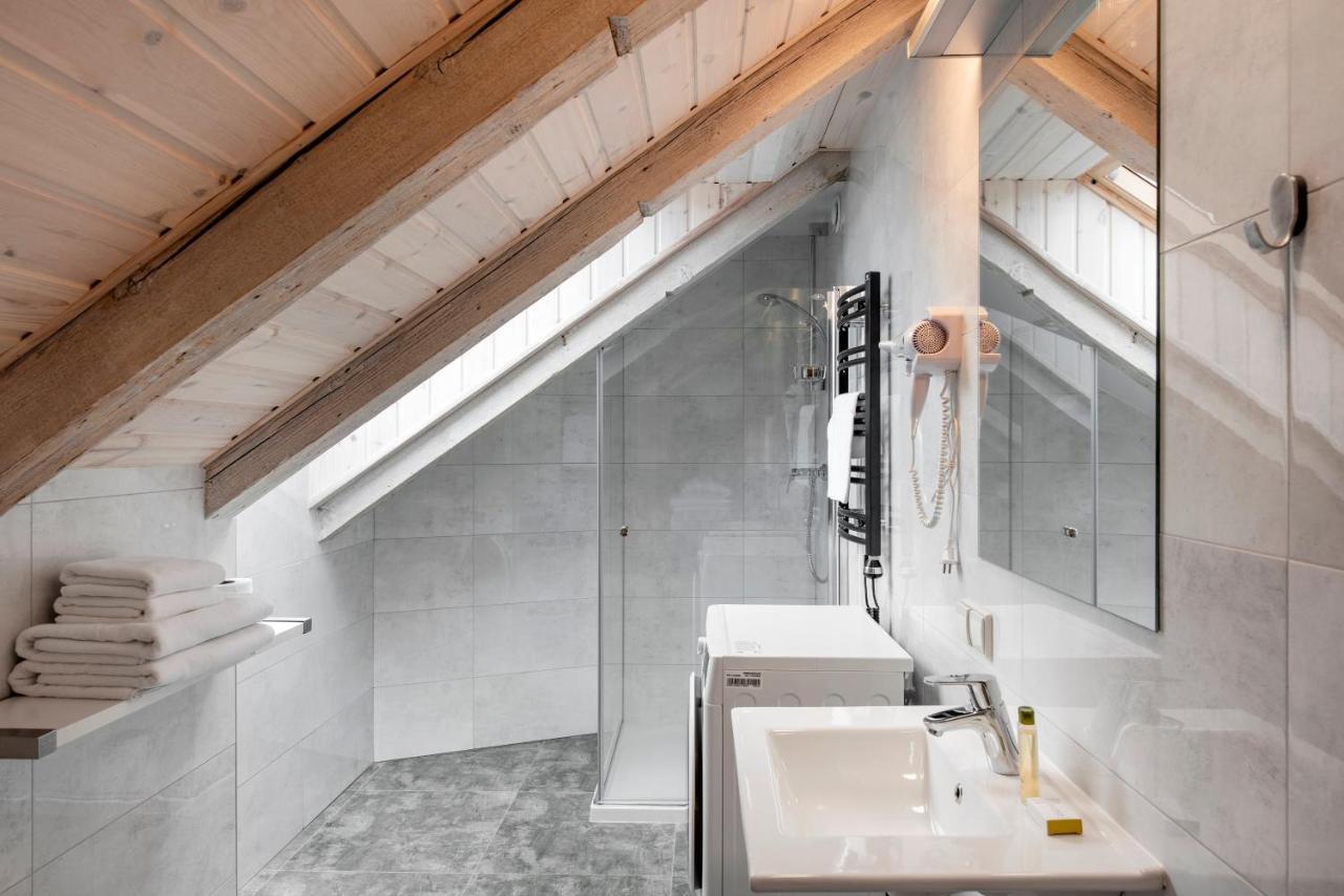 Small Attic Rooms In Kaunas Old Town Buitenkant foto