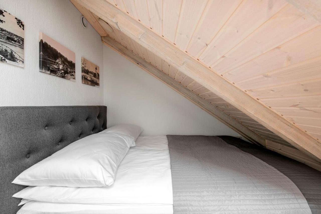 Small Attic Rooms In Kaunas Old Town Buitenkant foto