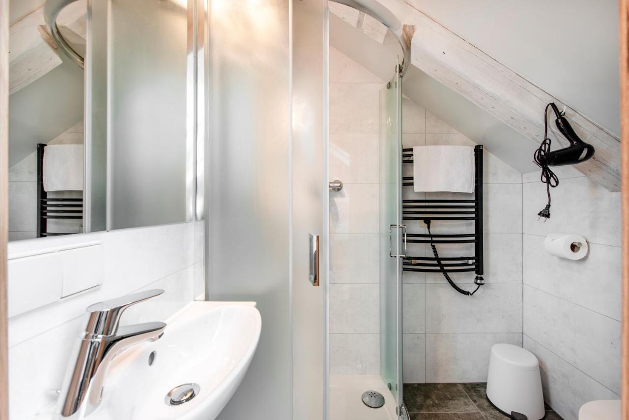 Small Attic Rooms In Kaunas Old Town Buitenkant foto